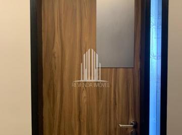Foto 01 · Sala Comercial à Venda na Lapa, São Paulo-SP: 1 sala, 1 banheiro, 1 vaga, 33m² de área. Aproveite!