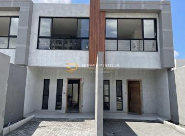 Casa · 70m² · 2 Quartos · 1 Vaga · Casa Sobrado 2 Suítes no Bairro Morretes em Itapema-SC