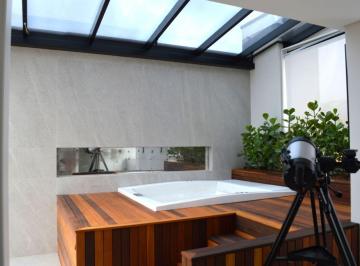 Casa de 3 quartos, Curitiba · Oportunidade! O imóvel está pronto para você morar! Um sobrado com 3 suítes e excelente localização.