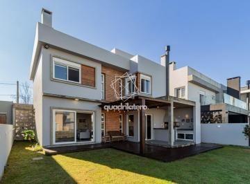 Casa · 229m² · 3 Quartos · 2 Vagas · Oportunidade Única no Veredas: Casa Fundo Lago, 229m², 3 Quartos, 2 suites, churrasqueira, calefator