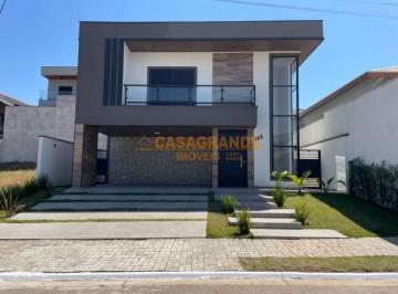 Casa · 209m² · 4 Quartos · 2 Vagas · Casa à 3 suites, Piscina , Condomínio Residencial Mantiqueira