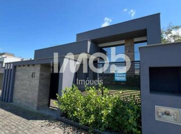 Casa · 415m² · 3 Quartos · 2 Vagas · CASA COM 1 SUÍTE + 2 QUARTOS, BARRA DO RIO CERRO