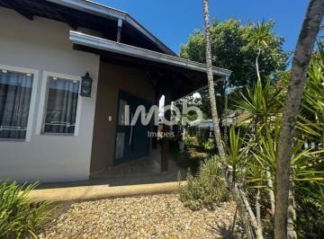Casa · 431m² · 3 Quartos · 4 Vagas · CASA COM SUÍTE + 02 QUARTOS NO BAIRRO NEREU RAMOS