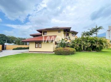 Casa · 1549m² · 5 Quartos · 2 Vagas · CASA COM 1 SUÍTE MASTER + 4 QUARTOS, CENTRO