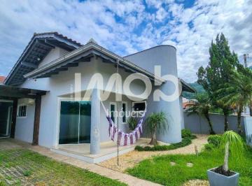 Casa · 345m² · 3 Quartos · 2 Vagas · CASA COM 1 SUÍTE COM CLOSET + 2 QUARTO, AMIZADE GUARAMIRIM