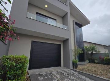 Casa · 310m² · 5 Quartos · 2 Vagas · CASA COM 5 QUARTOS, AMIZADE