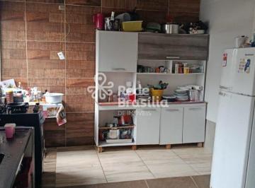 Casa · 200m² · 2 Quartos · Vende-se casa na Quadra 15