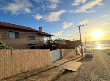 Casa · 130m² · 4 Quartos · Casa de Frente para o Mar com 4 Quartos na Praia da Ribanceira - Imbituba SC