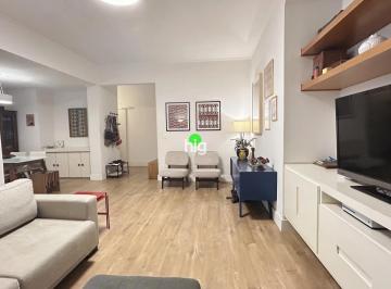 Apartamento · 196m² · 3 Quartos · 1 Vaga · Térreo com sensação de casa em edifício assinado em Higienópolis | Projeto de Lucjan Korngold (1946)
