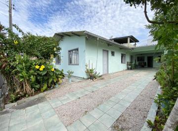 Casa · 125m² · 5 Quartos · 4 Vagas · Casa sozinha em amplo terreno, 5 Quartos 125m² - Biguaçu
