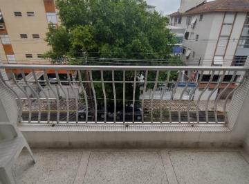 Apartamento · 95m² · 3 Quartos · 1 Vaga · Alugo excelente Apartamento com 02 dormitórios e dependência de serviço na Apare