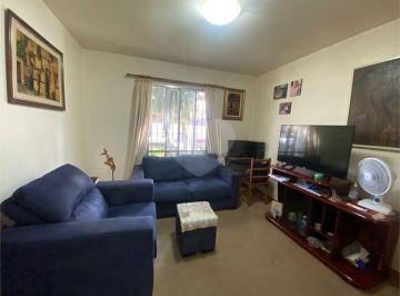 Apartamento de 3 quartos, São Paulo · Apartamento a venda no Caxingui com 3 dormitórios, 2 banheiros, área de serviço, dispensa e 1 vaga.