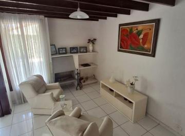 Casa de 3 quartos, Santana de Parnaíba · Casa com 176 m² 3 quartos à venda no Condomínio Uptown Housing em Alphaville