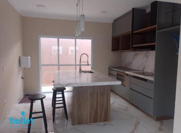 Casa · 170m² · 3 Quartos · 2 Vagas · Casa Térrea - cond. Santa Clara - Rica em armários