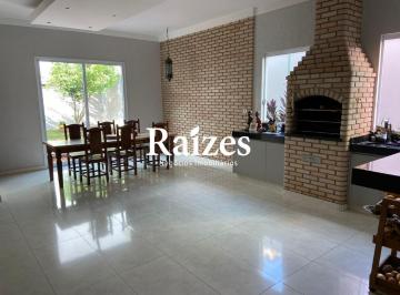Casa · 240m² · 3 Quartos · 4 Vagas · Luxuosa Casa em Condomínio Fechado Paradiso Ecológico com 3 Suites — Uberlândia,