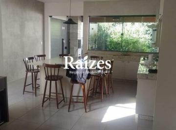 Casa · 180m² · 3 Quartos · 4 Vagas · Casa à Venda no Jardim Europa (Uberlândia) – 3 Quartos, 4 Vagas, Varanda Gourmet