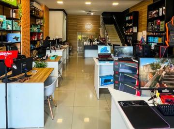 Comercial · 100m² · Passagem de Ponto Comercial loja de informática acessórios celulares e games em São Paulo.
