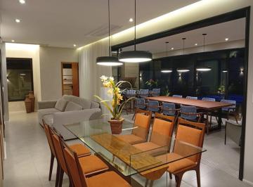 Casa · 232m² · 3 Quartos · 6 Vagas · Casa à venda em Caçapava, Condomínio Residencial Ecopark Bourbon, com 3 suítes, com 232 m²