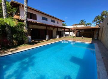 Casa · 414m² · 5 Quartos · 7 Vagas ·
Casa à venda na praia de Pernambuco, Guarujá.