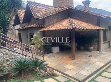 68 · Viva com charme, conforto e natureza a 30 minutos
