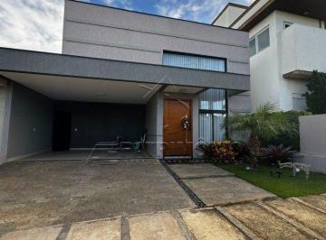 Casa · 250m² · 3 Quartos · CASA CONDOMINIO COM 3 SUITES SENDO 1 CLOSET - VILLA BOSQUE