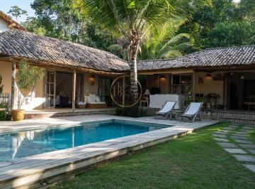 Casa · 460m² · 3 Quartos · 5 Vagas · Casa à Venda em Trancoso: 3 Suítes, 460m², Oportunidade!