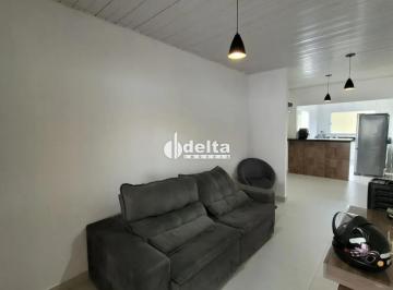 Casa · 200m² · 2 Quartos · 3 Vagas · Casa residencial disponível para venda no bairro Loteamento Residencial Pequis em Uberlândia-MG