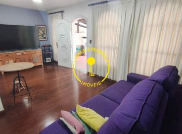 Casa · 186m² · 3 Quartos · 3 Vagas · Casa espaçosa com ótima localização