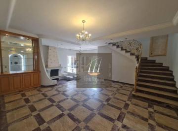 8e37472c32191994a8885bc77f91d215f092eb01 · Casa sobrado á venda, 347 m de área construída, 4 dormitórios suítes, 3 vagas, Bairro Jardim São Ca