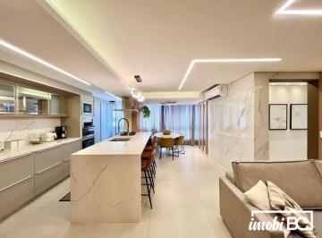 Living integrado · Apartamento com 2 dormitórios à venda, 65 m² por R$ 2.150.000,00 - Frente Mar - Balneário Camboriú/S