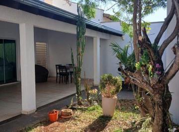 Casa · 250m² · 4 Quartos · 3 Vagas · Sobrado com 4 quartos à venda bairro Alto Umuarama - Uberlândia/MG
