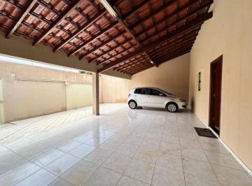 Casa · 136m² · 3 Quartos · 4 Vagas · Casa com 3 quartos à venda bairro Segismundo Pereira - Uberlândia/MG