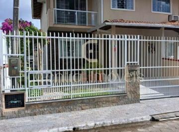 Casa · 135m² · 3 Quartos · 1 Vaga · Sobrado Geminado a 180m da Praia