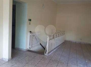 Imagem Principal · Casa em excelente localização com 02 dormitórios