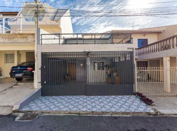 Casa de 3 quartos, Curitiba · Sobrado 160m², 3 quartos, 2 banheiros, 2 vagas, churrasqueira. Novo Mundo