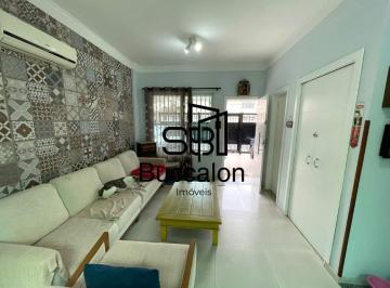 Sala · Casa Triplex à Venda — Marapé, Santos/SP | 131 m² • 2 Suítes • 3 Vagas • Área Gourmet com Churrasque