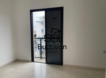 QUARTO 01 · Sobrado Triplex Novo à Venda — Macuco, Santos/SP | 2 Dorms (1 Suíte) • Churrasqueira Privativa • Pis