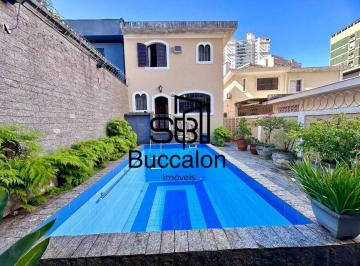 Casa · 280m² · 3 Quartos · 4 Vagas · Sobrado à Venda — José Menino, Santos/SP | 280 m² • 3 Dormitórios • 1 Suíte • 4 Vagas • Piscina e Ch