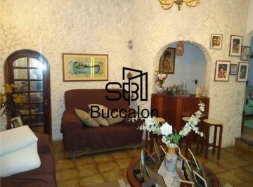 Casa · 264m² · 4 Quartos · 2 Vagas · Sobrado — Campo Grande, Santos/SP | 264 m² • 4 Dormitórios (1 Suíte) • Terreno 10x38 • Uso Residenci