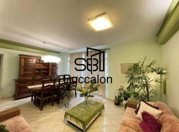 Sala · Apartamento à Venda — Gonzaga, Santos/SP | 3 Dormitórios (1 Suíte) • 165 m² • Porteira Fechada