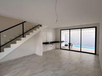 Casa de 3 quartos, São Sebastião · Sobrado com 3 suítes e 122 m² à venda em São Sebastião