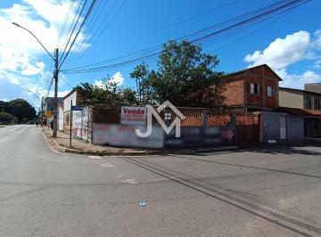 Terreno , Brasília · Lote de Esquina 300m² na Vila Planalto com Potencial para Kitnets ou Uso Comercial – Aceita Permuta