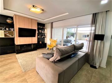 Casa · 294m² · 3 Quartos · 2 Vagas · Casa 3 dormitórios, 5 banheiros e 2 vagas