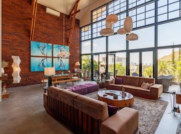 Casa · 525m² · 4 Quartos · Casa à venda - em Tamboré