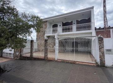 Casa · 250m² · 4 Quartos · 4 Vagas · Casa à venda em Campinas, Jardim Nova Europa, com 4 quartos, com 250 m²