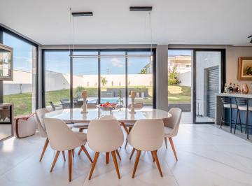 Casa · 263m² · 4 Quartos · Casa à venda - na Vila Nova