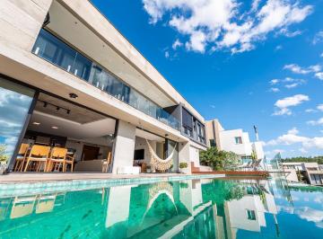 Casa · 2500m² · 4 Quartos · Casa à venda - em Teresópolis