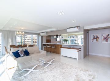 Apartamento · 271m² · 3 Quartos · Apartamento à venda - em Petrópolis