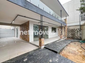 Comercial · 271m² · 5 Quartos · 3 Vagas · Casa comercial no Colégio Batista.