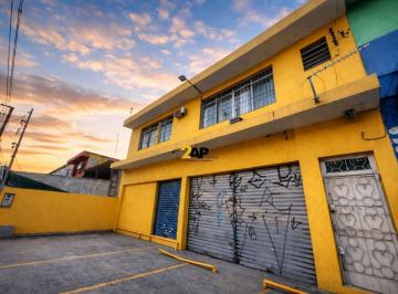 Comercial · 570m² · 4 Vagas · Ponto Comercial de no Jardim das Flores, São Paulo-SP: 4 banheiros, 4 vagas de garagem, 570m² de áre
